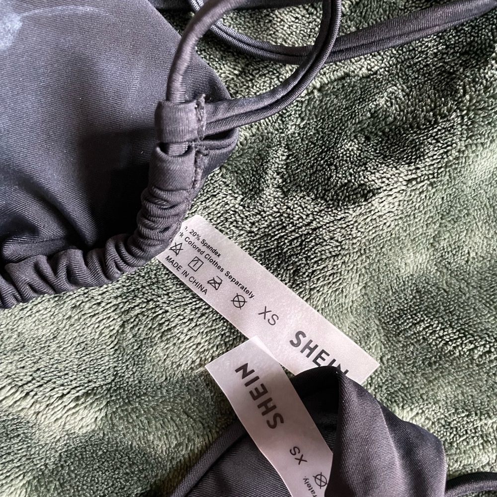 Shein swim - Picture 2 of 4